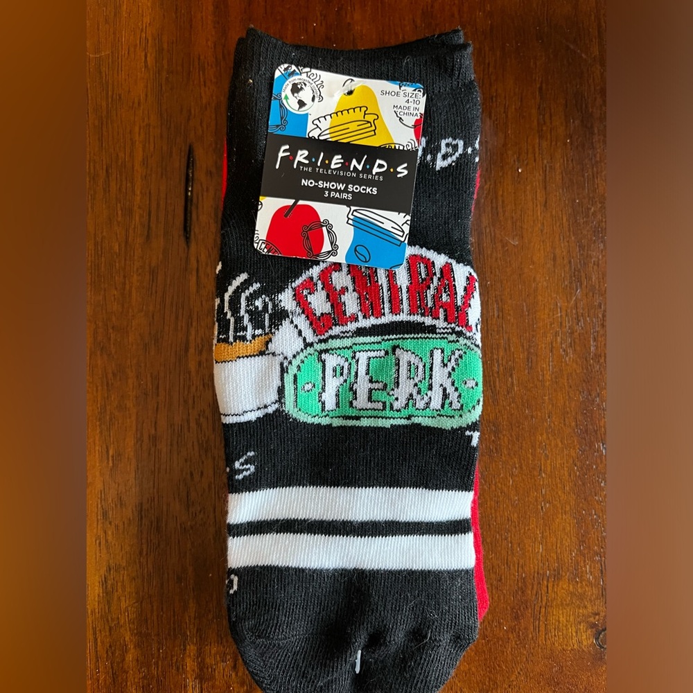 FRIENDS 3 pair No Show Socks